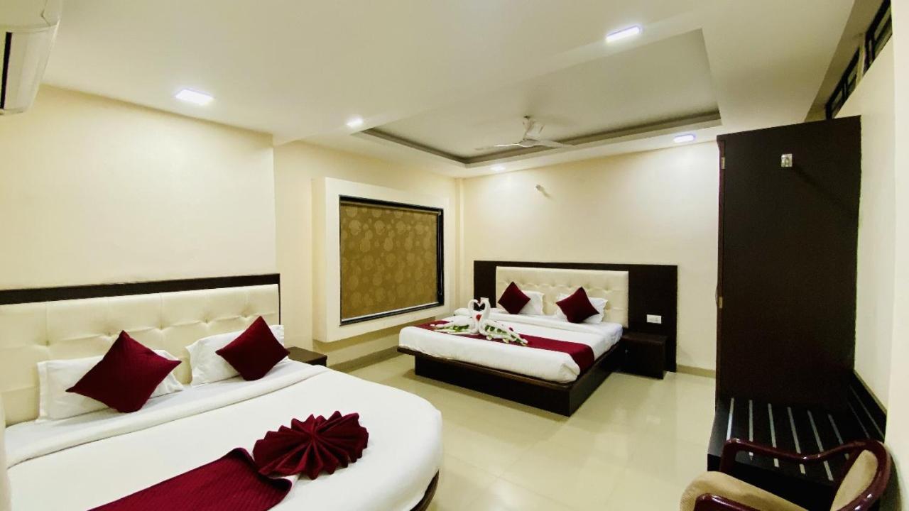 The Richi Rich Hotel And Resort インドール エクステリア 写真