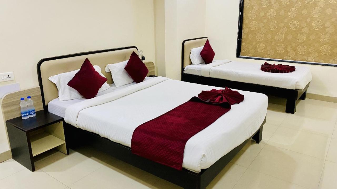 The Richi Rich Hotel And Resort インドール エクステリア 写真