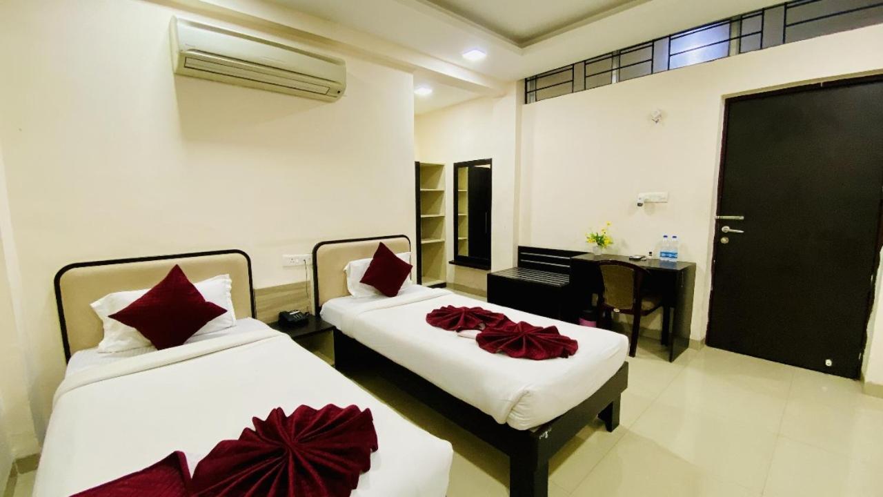 The Richi Rich Hotel And Resort インドール エクステリア 写真