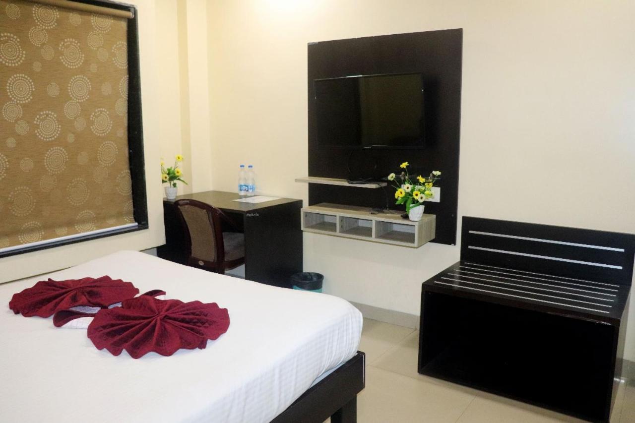 The Richi Rich Hotel And Resort インドール エクステリア 写真