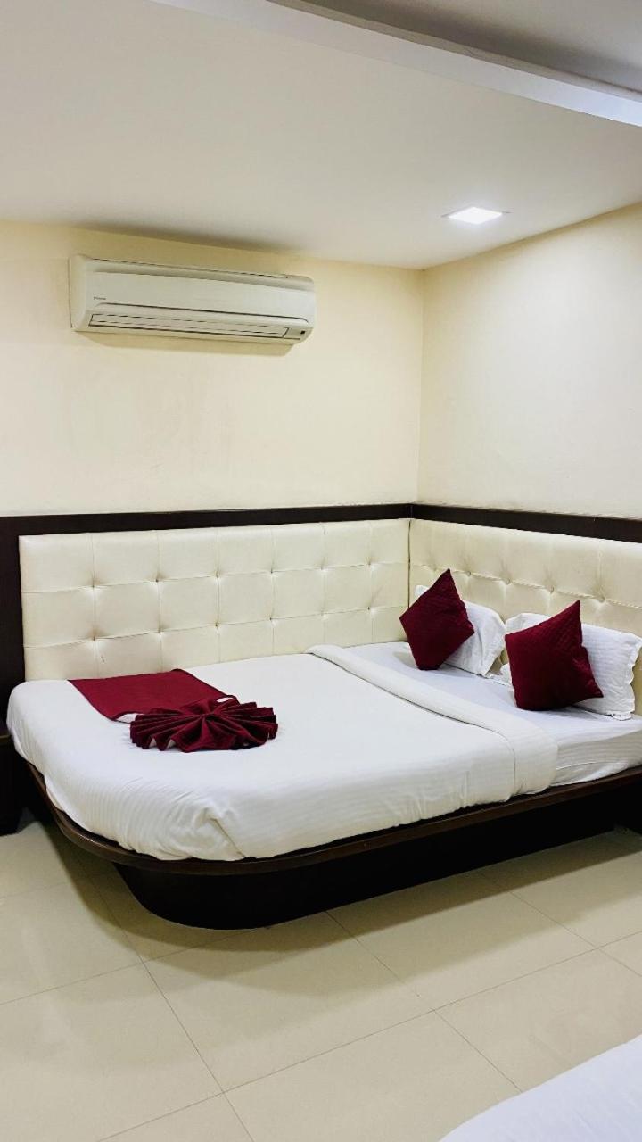 The Richi Rich Hotel And Resort インドール エクステリア 写真